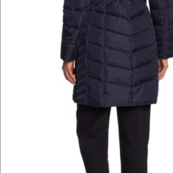 Michael Kors
Hooded Down Midweight Coat - Picture 2 of 6